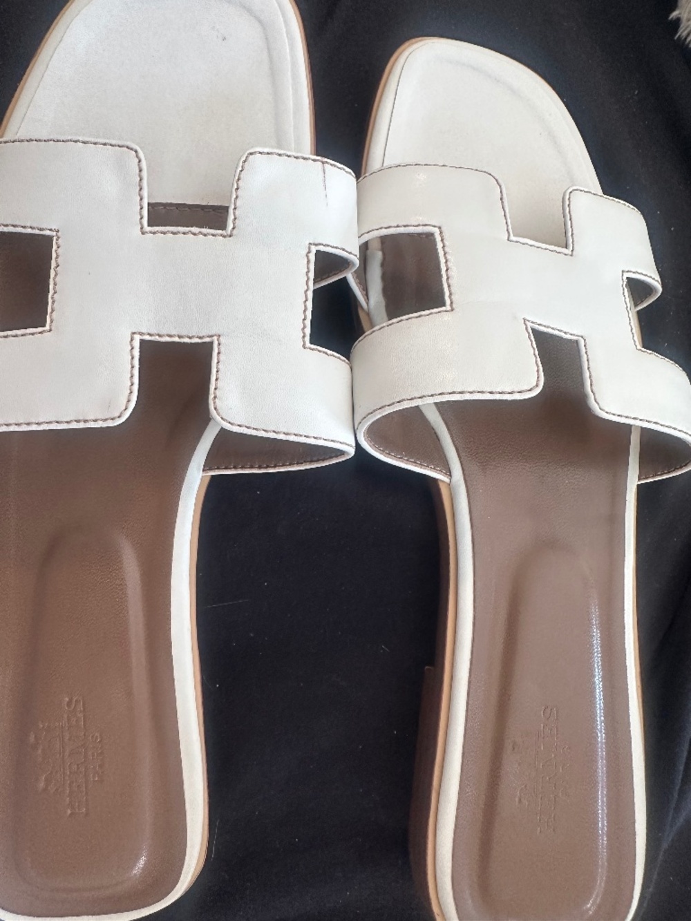 Ladies white leather logo sandal